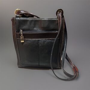 Vintage Carriage House Leather Black Maroon Shoulder Bag Gold Hardware